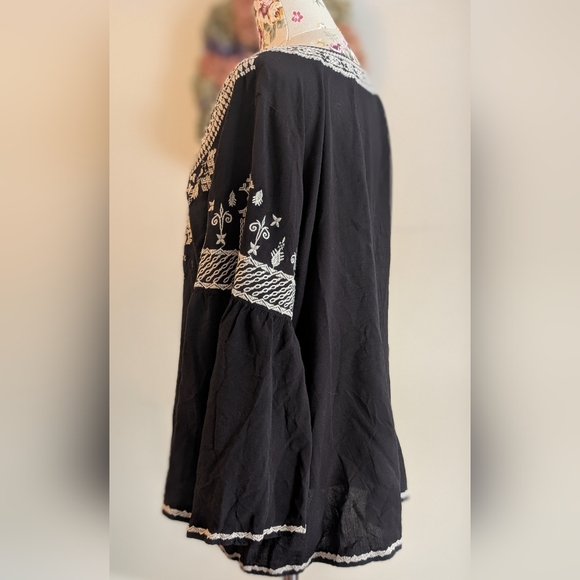 Chelsea & Theodore Black Embroidered Blouse - Picture 4 of 6